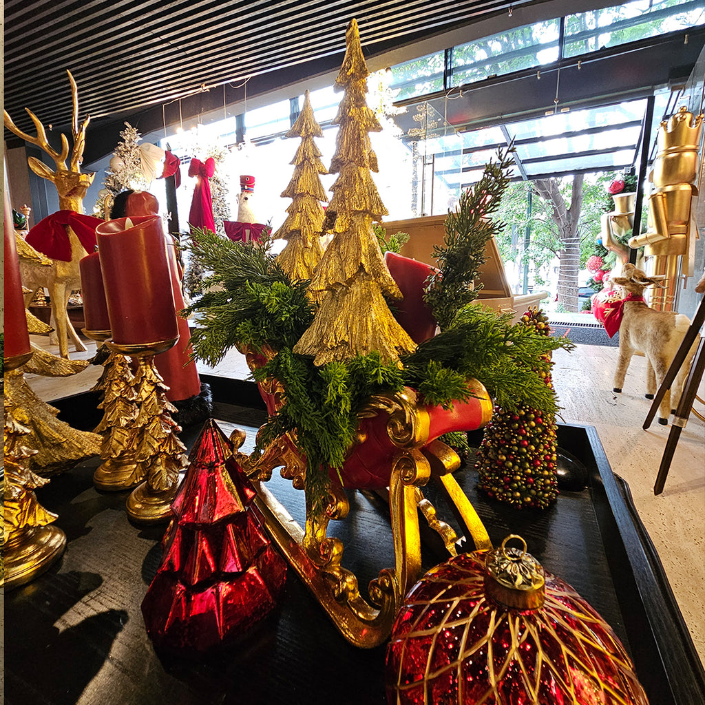 TRINEO ROJO CON DORADO 27 CM X 50 CM