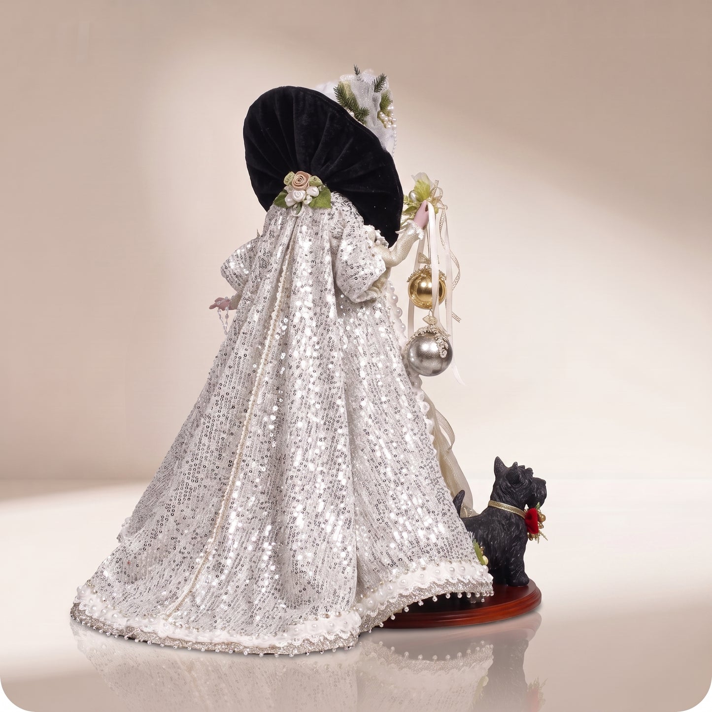 Mrs.Claus the Queen of Christmas