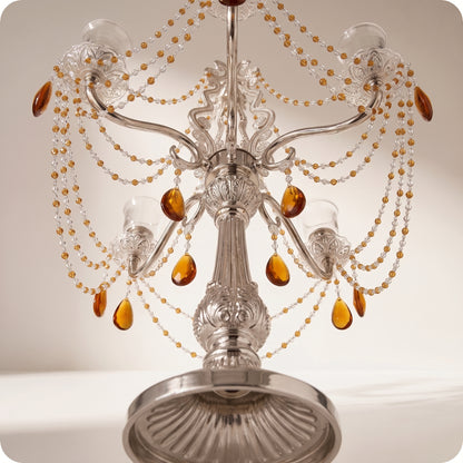 Candelabro chapado en níquel con cuentas amarillas de cristal plateado