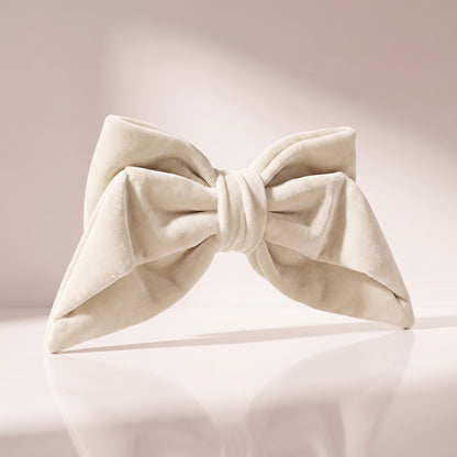 Moño ivory, 18 x 10 cm.