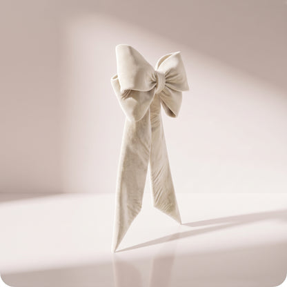 Moño ivory de terciopelo, 1.10 x 50 cm.