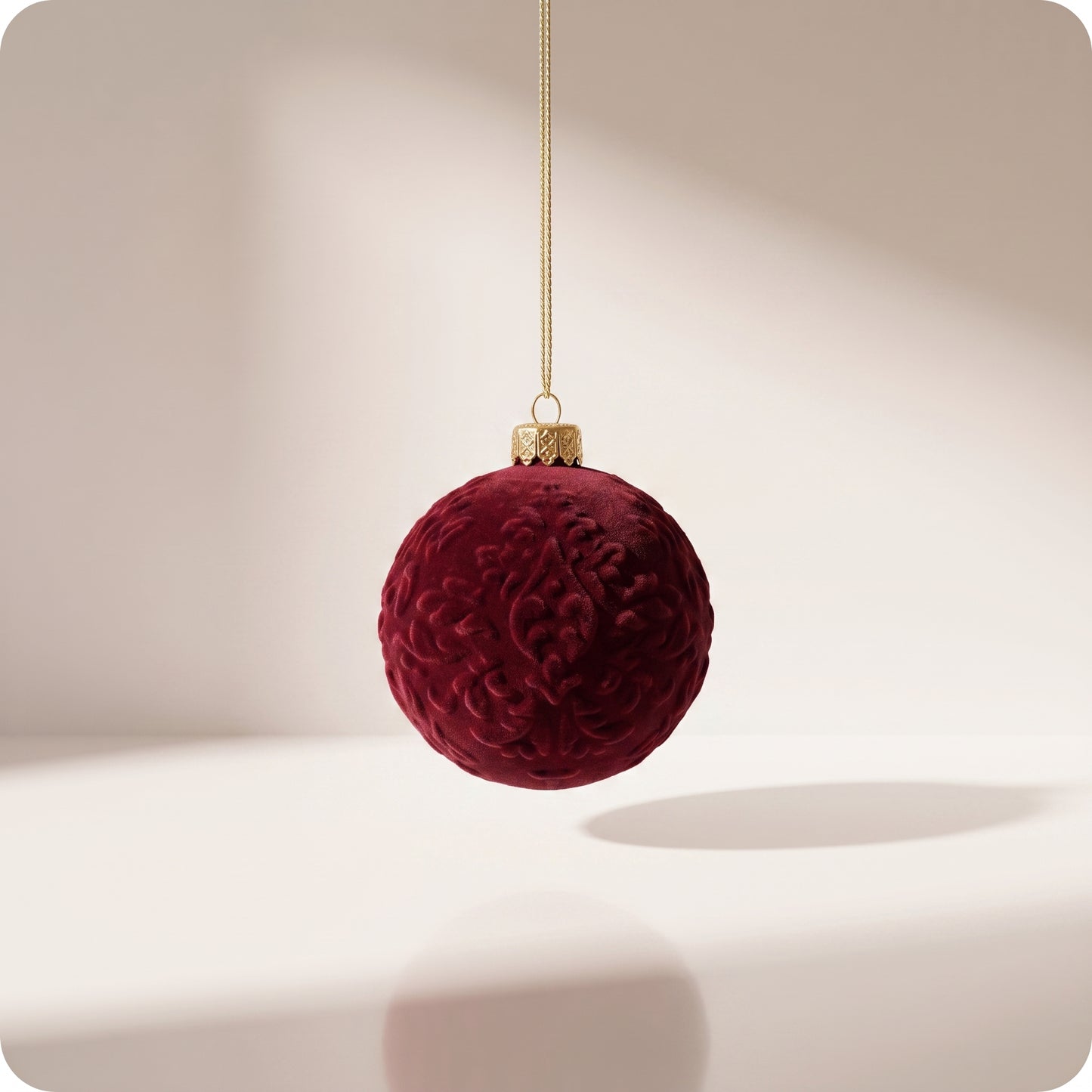 Esfera de terciopelo rojo burgundy floral