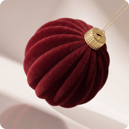 Esfera de terciopelo rojo burgundy acanalado