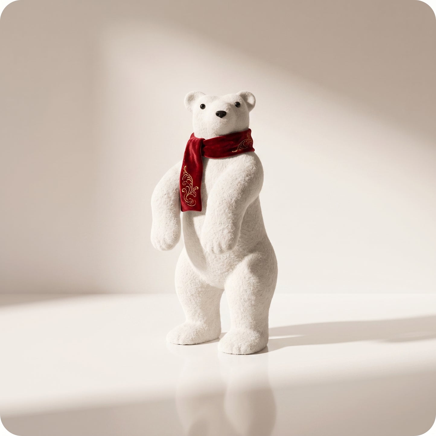 Elegante oso polar blanco con bufanda roja parado 1