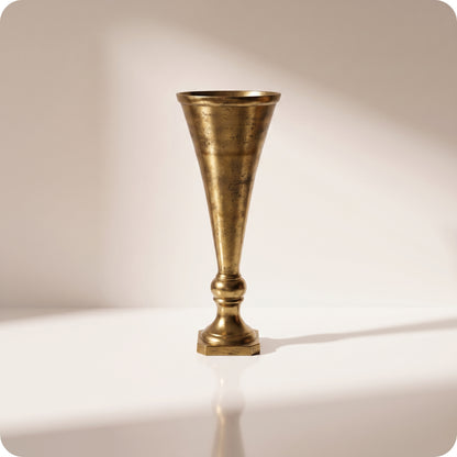 Jarrón de aluminio color oro antiguo