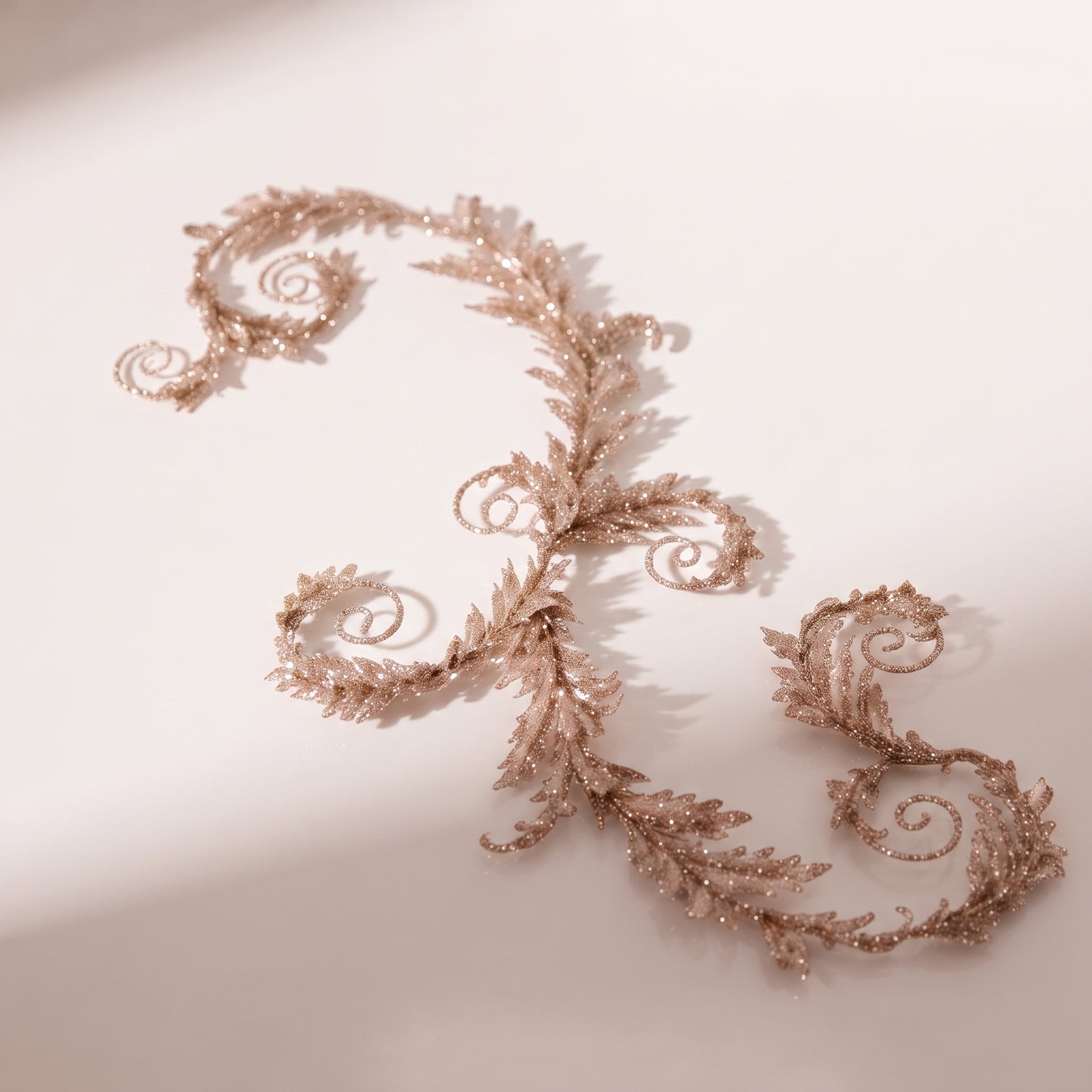 Guirnalda acanthus de tercioeplo con glitter