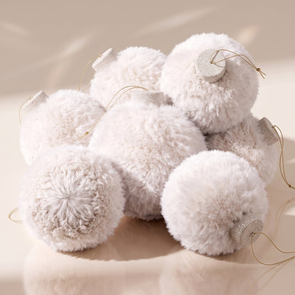 Esfera de pelo blanca esponjada