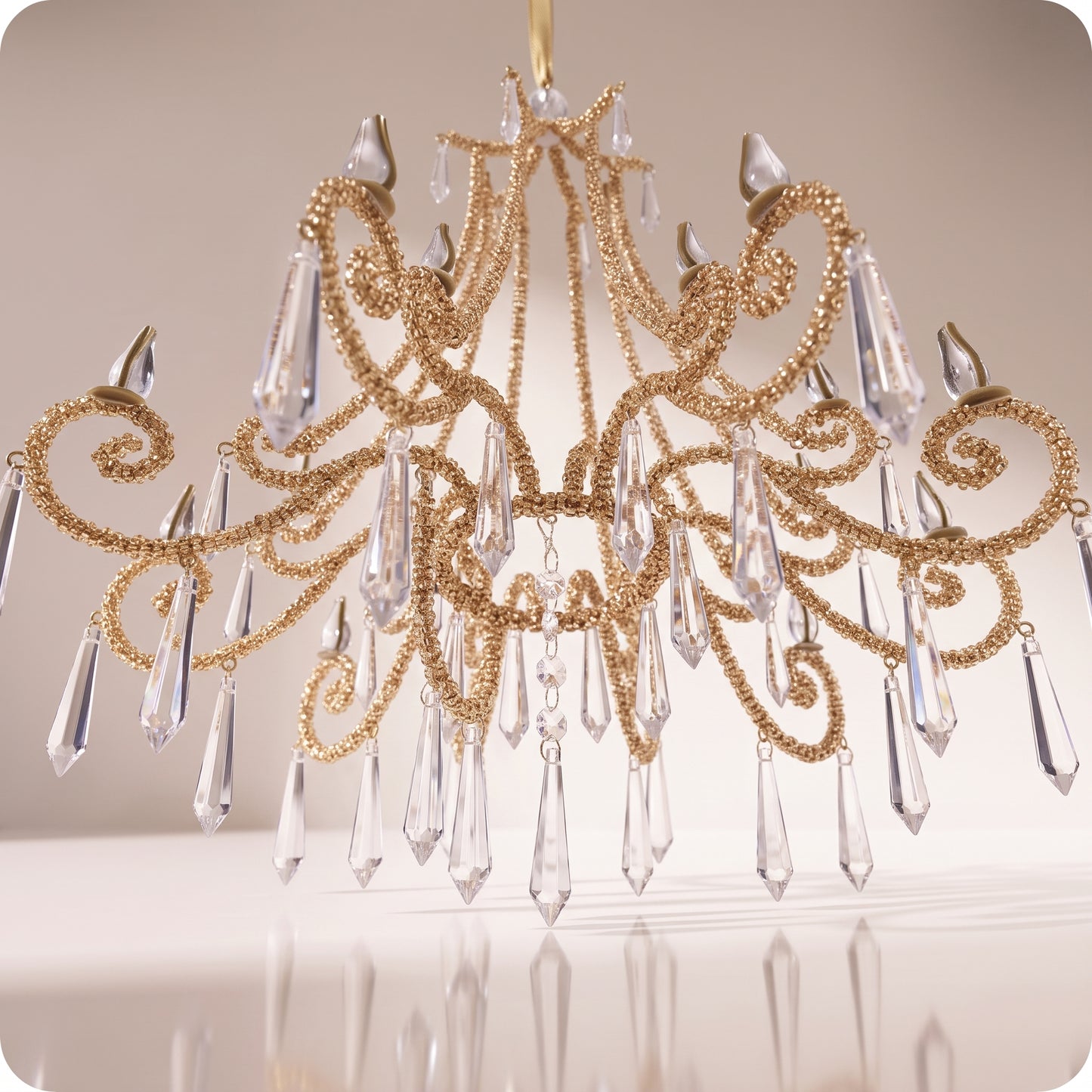 Esfera de candelabro con diamantes colgantes